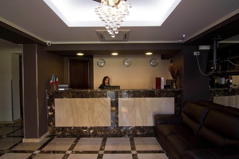 West Plaza Hotel Bukurešť Exteriér fotografie