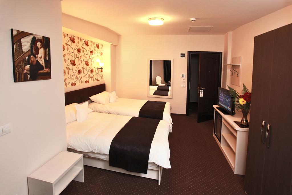 West Plaza Hotel Bukurešť Exteriér fotografie