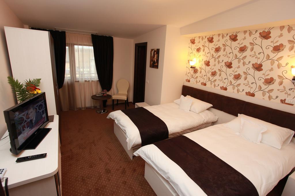 West Plaza Hotel Bukurešť Exteriér fotografie