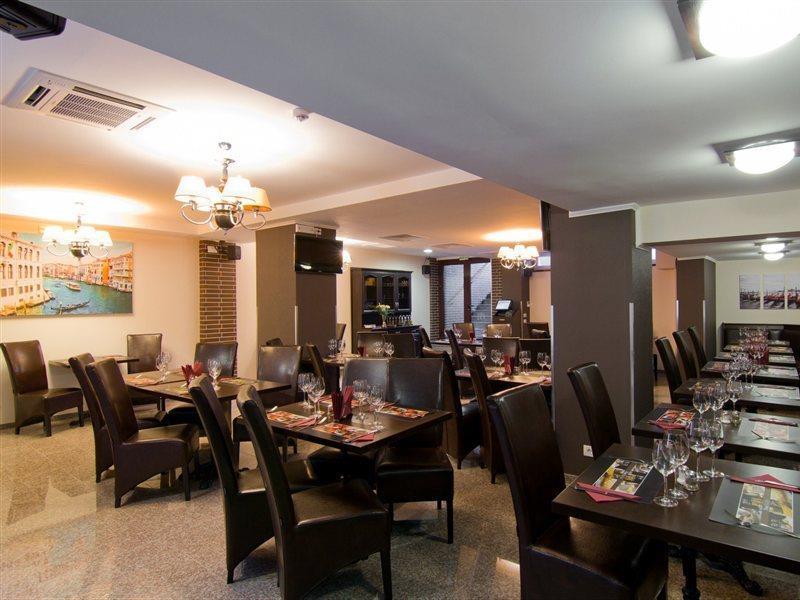 West Plaza Hotel Bukurešť Exteriér fotografie